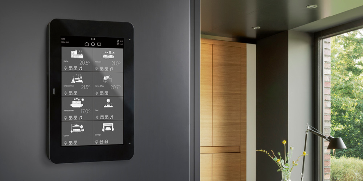 JUNG Smart Panel 8 bei Elektro-Rußwurm in Waltershausen